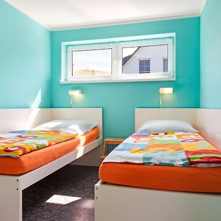 Ferienhaus Beautiful Seaside Holiday In *