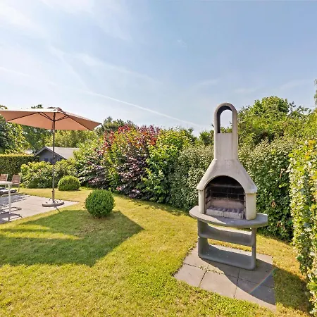 Beautiful Seaside Holiday In Zierow