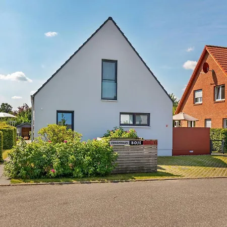 Ferienhaus Beautiful Seaside Holiday In *