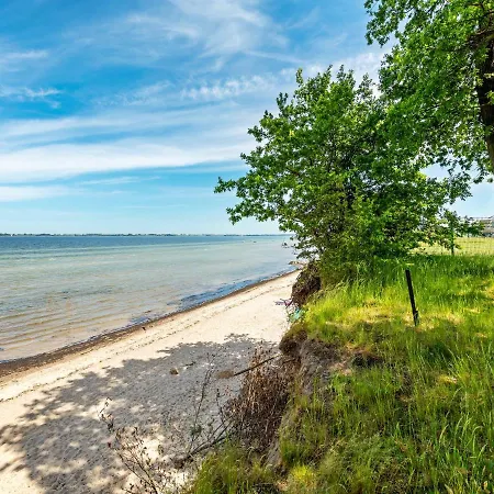 Beautiful Seaside Holiday In *
